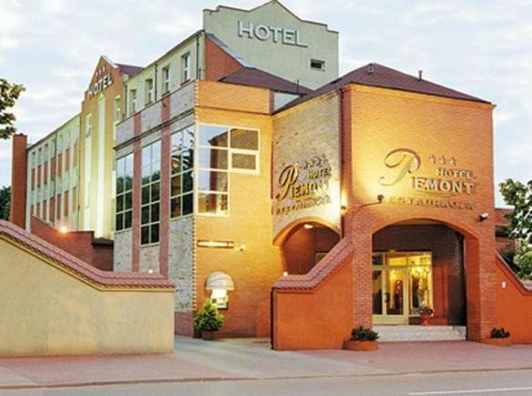 Hotel Piemont Pabianice Dış mekan fotoğraf