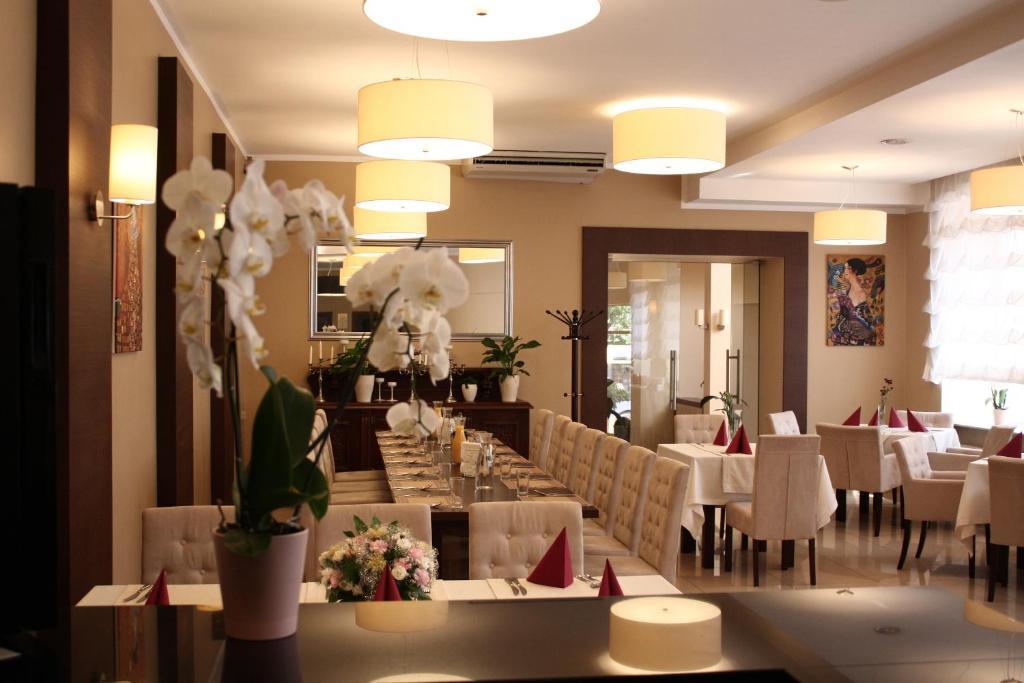 Hotel Piemont Pabianice Dış mekan fotoğraf