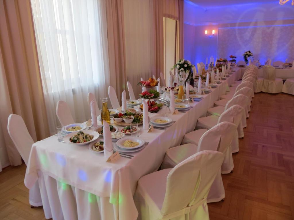 Hotel Piemont Pabianice Dış mekan fotoğraf