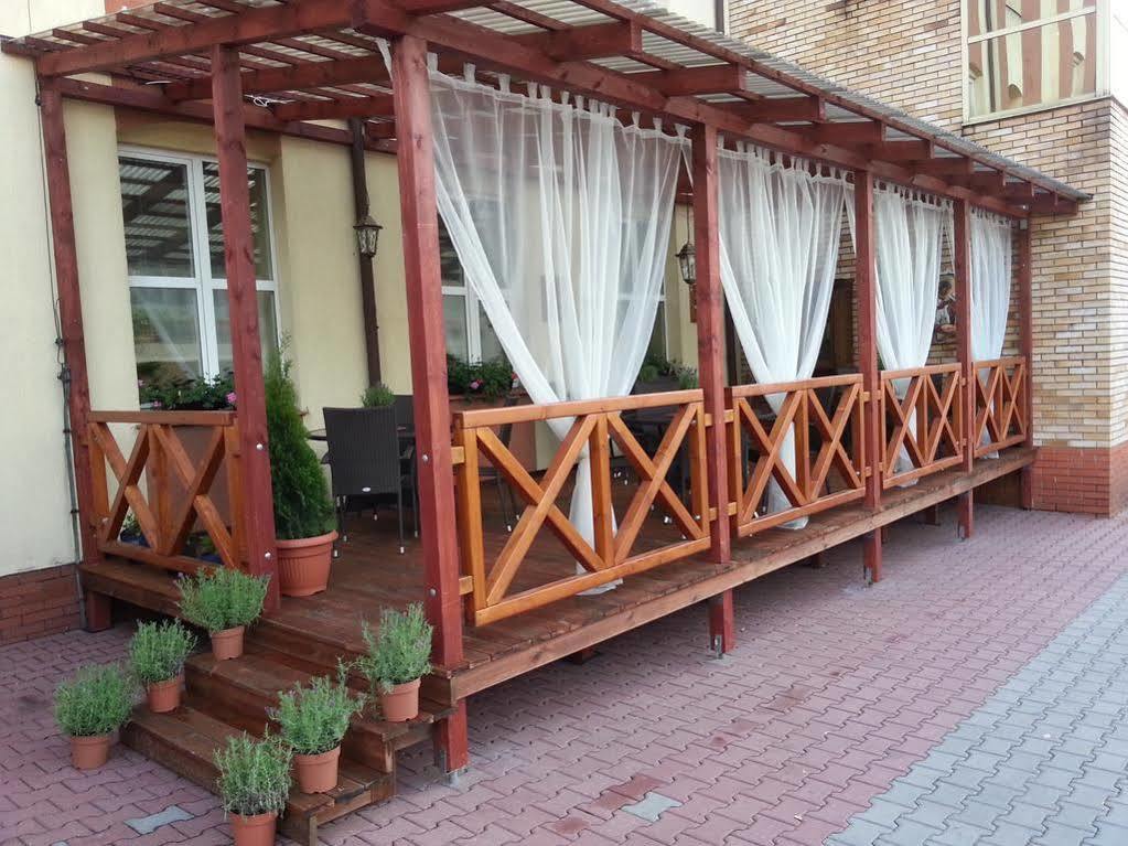 Hotel Piemont Pabianice Dış mekan fotoğraf