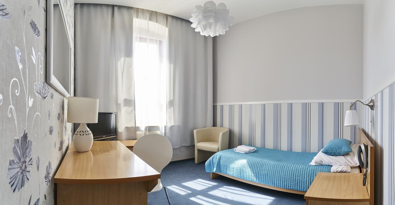 Hotel Piemont Pabianice Dış mekan fotoğraf